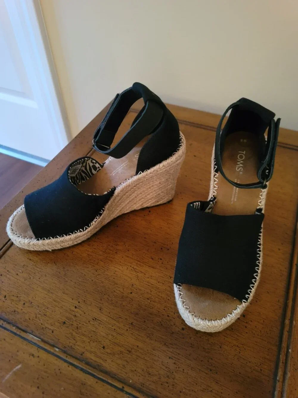Toms Marisol Wedge Black Canvas size 5
